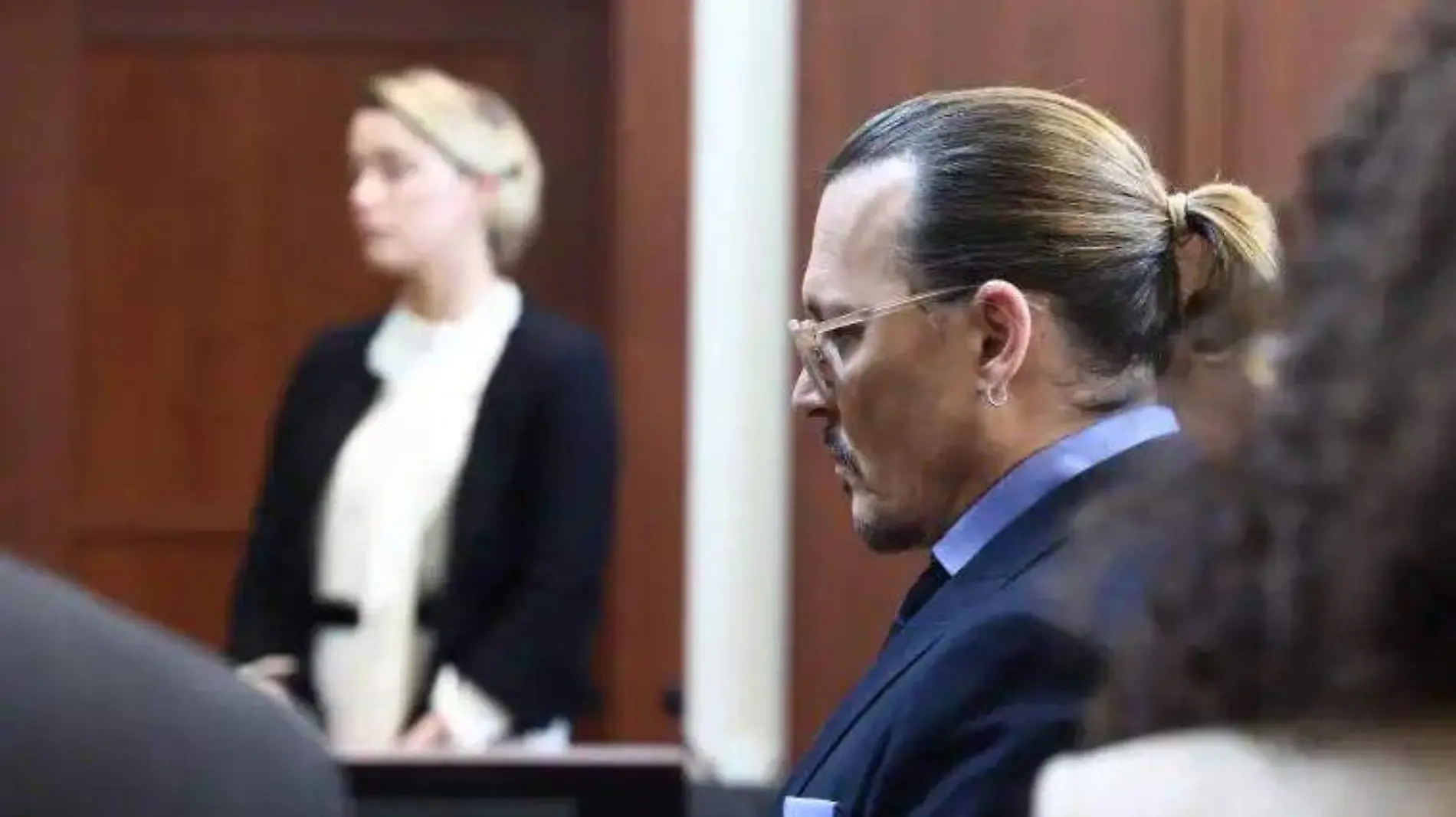 Un video del juicio muestra la reacción que tuvo Amber Heard al toparse cara a cara con Johnny Depp